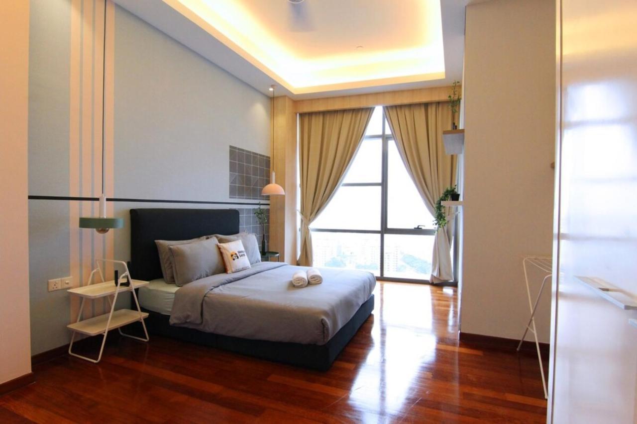The Azure Residences Kampong Baharu Sungai Way Exterior photo