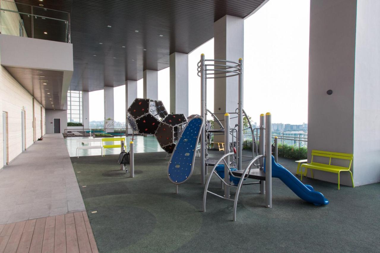 The Azure Residences Kampong Baharu Sungai Way Exterior photo